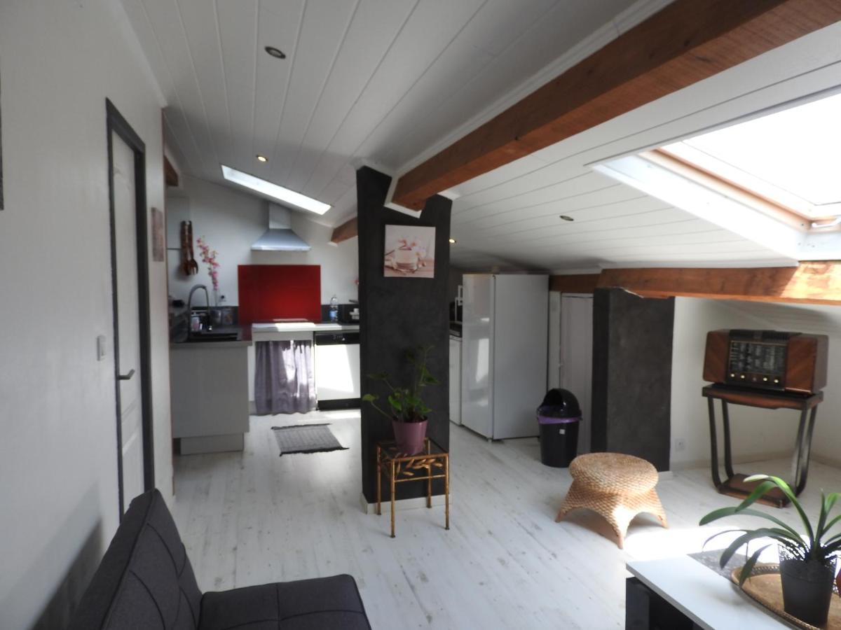 Appartement Mansarde Et Climatise 50 M2 Pompignan  Bagian luar foto