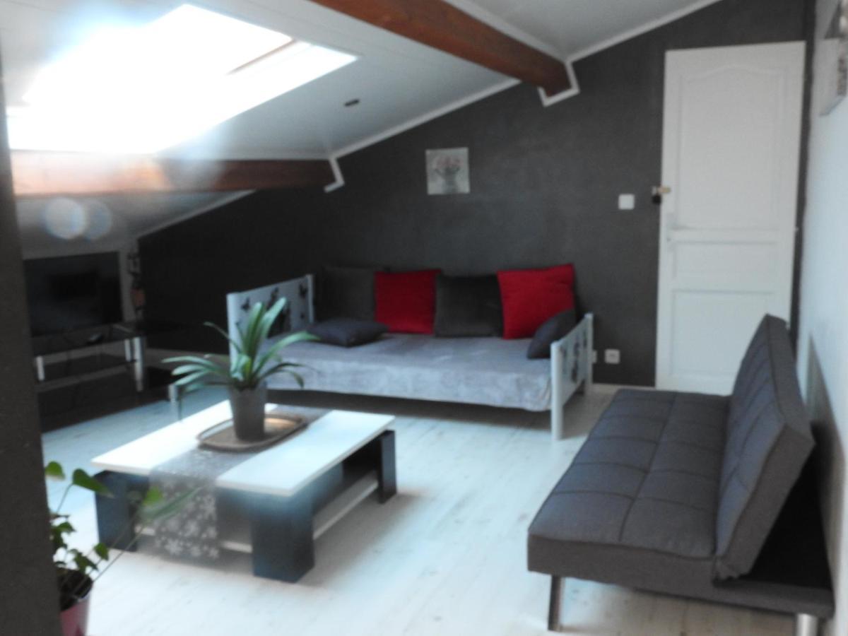 Appartement Mansarde Et Climatise 50 M2 Pompignan  Bagian luar foto