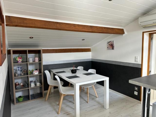 Appartement Mansarde Et Climatise 50 M2 Pompignan  Bagian luar foto