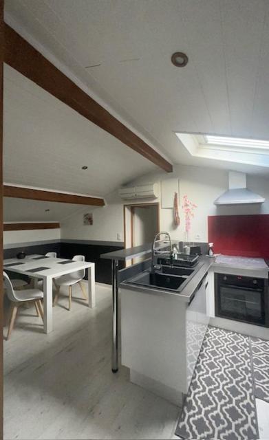 Appartement Mansarde Et Climatise 50 M2 Pompignan  Bagian luar foto